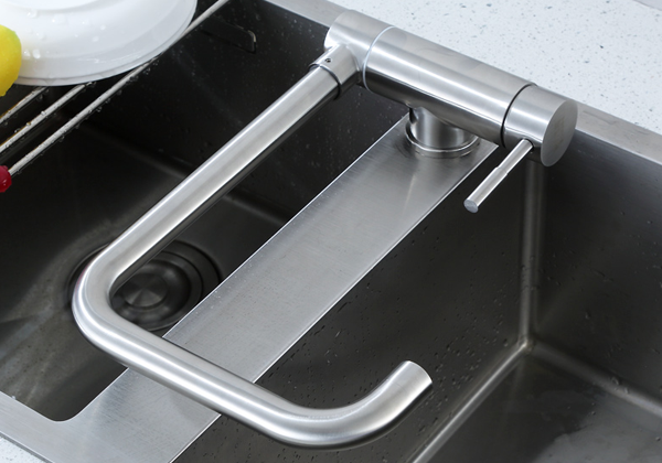 Different faucets in the past, making modern home life full of life