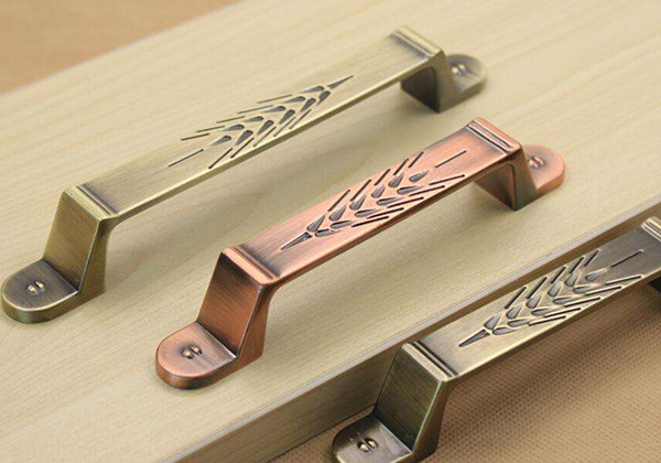 How to pick the door handle material? See how the DIY door handle material is matched
