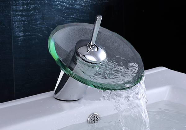 Different faucets in the past, making modern home life full of life